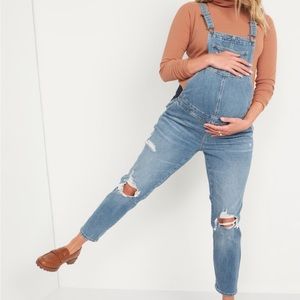 Old Navy Maternity Side-Panel O.G. Straight Ripped Jean Overalls - 6 Regular